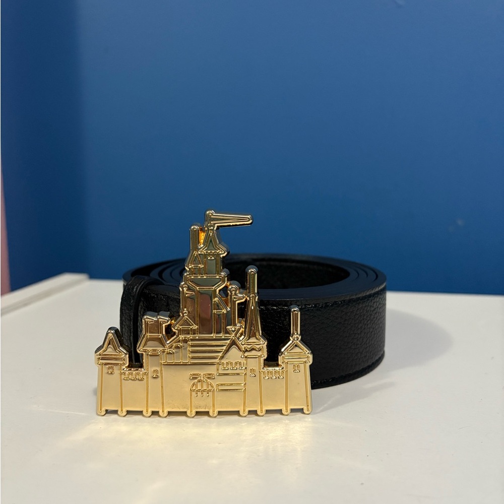Disneyland Dress Shop black belt with gold castle buckle